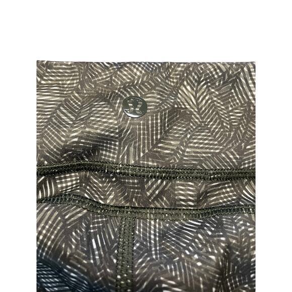 Lululemon Cool To Street‎ Crop Jazzy White Gator Green Sage Green Legging Size 4 - Picture 10 of 15